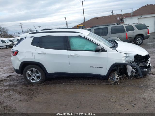 3C4NJDBN6PT556992 Jeep Compass Latitude 4x4