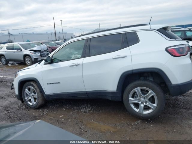 3C4NJDBN6PT556992 Jeep Compass Latitude 4x4