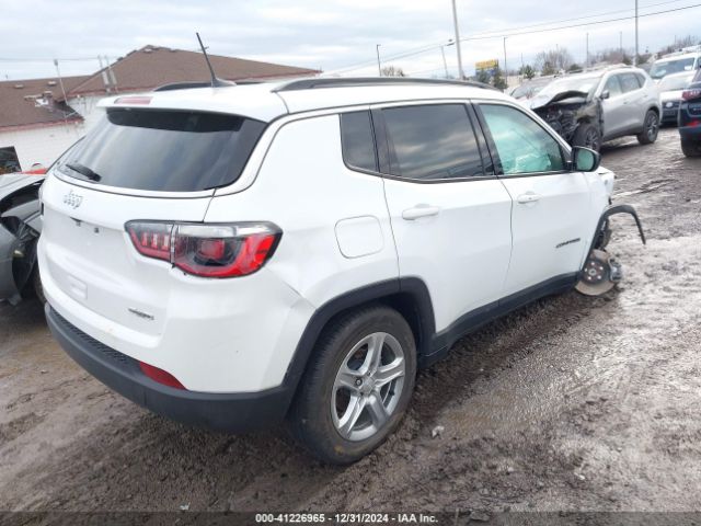 3C4NJDBN6PT556992 Jeep Compass Latitude 4x4