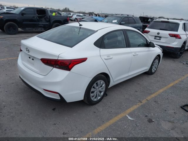 3KPC24A69ME130602 Hyundai ACCENT SE