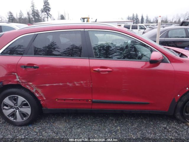 KNDCB3LC6J5153159 KIA NIRO LX
