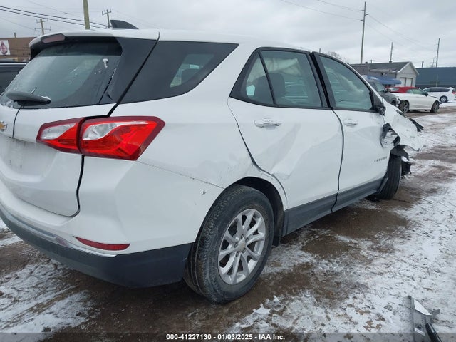 3GNAXHEV8JL395446 Chevrolet EQUINOX LS