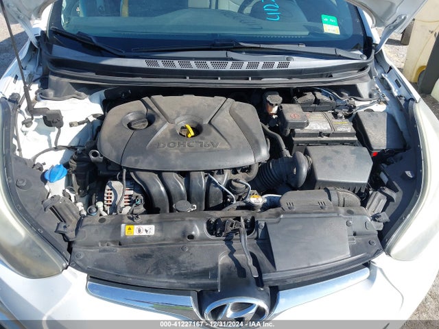 5NPDH4AE2FH557113 Hyundai ELANTRA SE