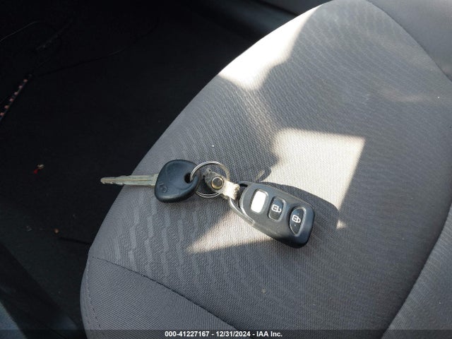 5NPDH4AE2FH557113 Hyundai ELANTRA SE