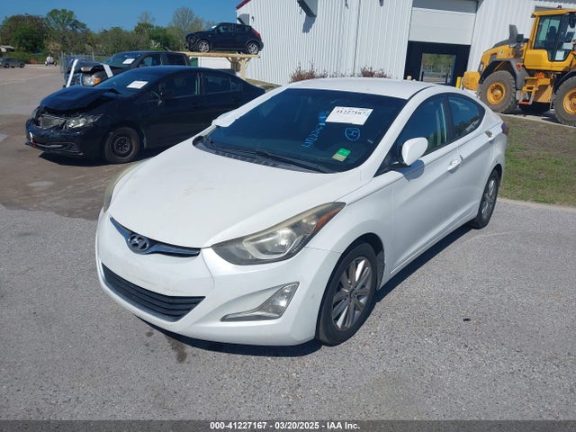 5NPDH4AE2FH557113 Hyundai ELANTRA SE