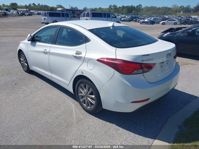 5NPDH4AE2FH557113 Hyundai ELANTRA SE