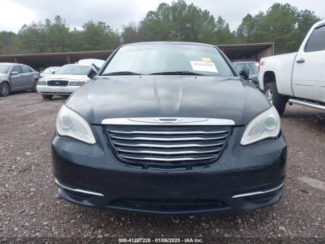 1C3CCBAB9EN123875 Chrysler 200 LX