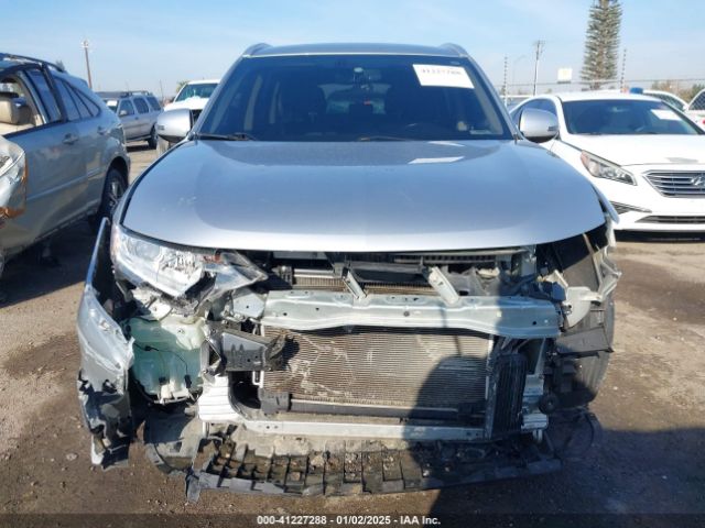 JA4AD3A38JJ005732 Mitsubishi Outlander Sel
