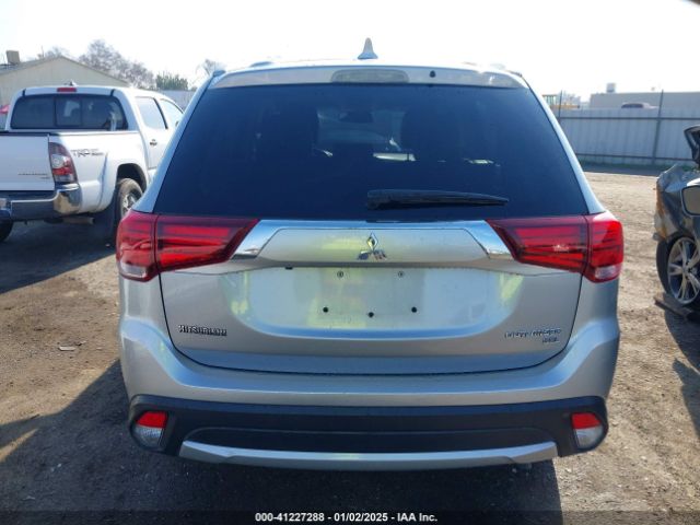 JA4AD3A38JJ005732 Mitsubishi Outlander Sel