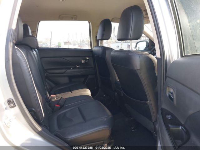 JA4AD3A38JJ005732 Mitsubishi Outlander Sel