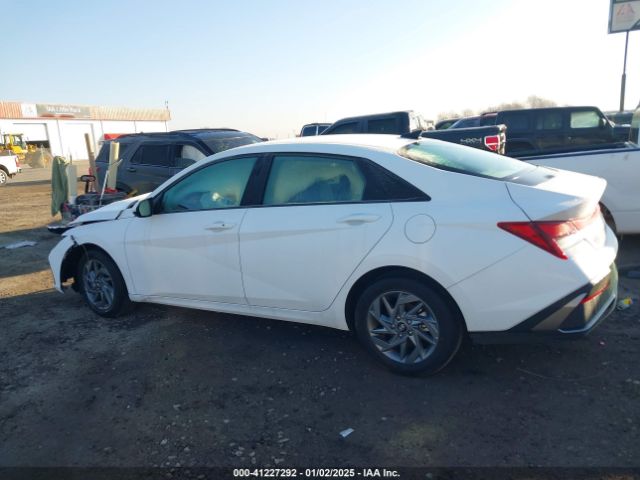 KMHLM4DGXRU799951 Hyundai ELANTRA SEL