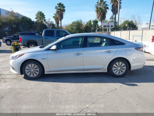 KMHE24L12GA012677 Hyundai Sonata Hybrid Se