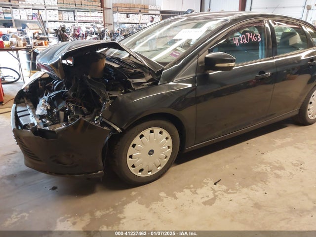 Ford FOCUS SE 2014 1FADP3F28EL365965 Image 2
