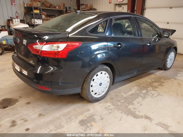 Ford FOCUS SE 2014 1FADP3F28EL365965 Image 4