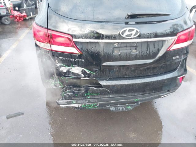 KM8SMDHF0HU215701 Hyundai Santa Fe Se