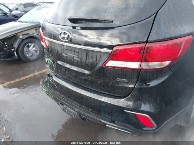 KM8SMDHF0HU215701 Hyundai Santa Fe Se