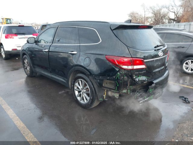 KM8SMDHF0HU215701 Hyundai Santa Fe Se