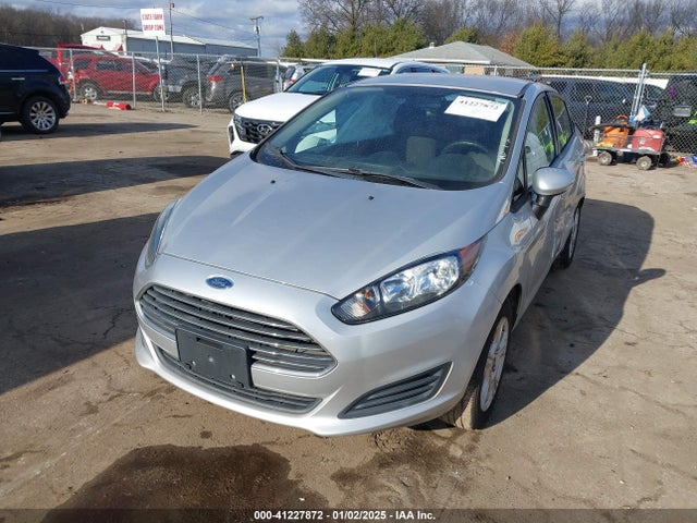 Ford FIESTA SE 2014 3FADP4BJ5EM190625 Image 2