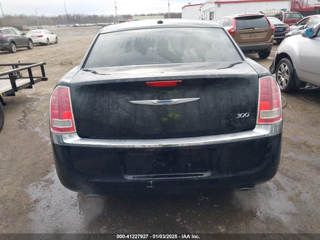 Chrysler 300 2014 2C3CCAAGXEH260998 Image 17