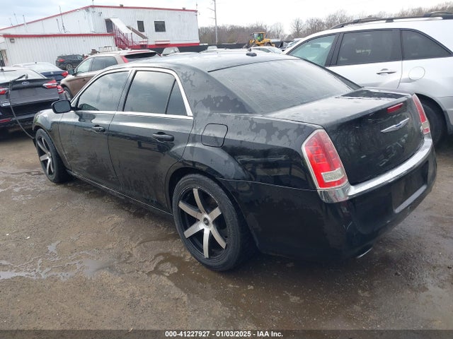 2C3CCAAGXEH260998 Chrysler 300
