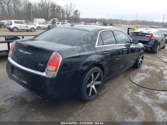 2C3CCAAGXEH260998 Chrysler 300