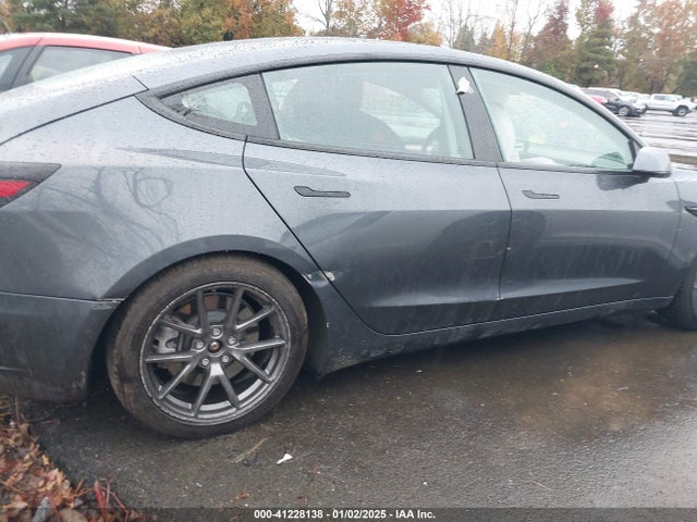 2022 TESLA MODEL 3 5YJ3E1EA3NF142714 Photo 3