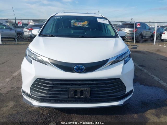 5TDBRKEC0MS065947 Toyota SIENNA LE