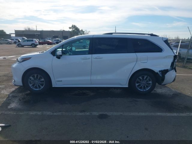 5TDBRKEC0MS065947 Toyota SIENNA LE