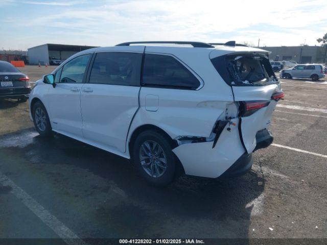 5TDBRKEC0MS065947 Toyota SIENNA LE