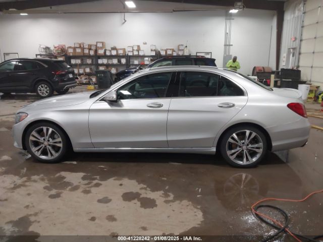 55SWF4JB3FU057348 Mercedes-Benz C 300 Luxury/sport