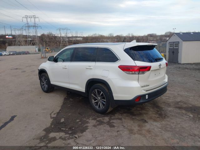 5TDJZRFH8KS587463 Toyota Highlander Xle
