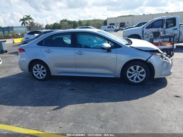 5YFB4MDE8RP170622 Toyota COROLLA LE