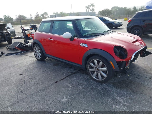 2009 MINI COOPER S WMWMF73519TT94021 Photo 0
