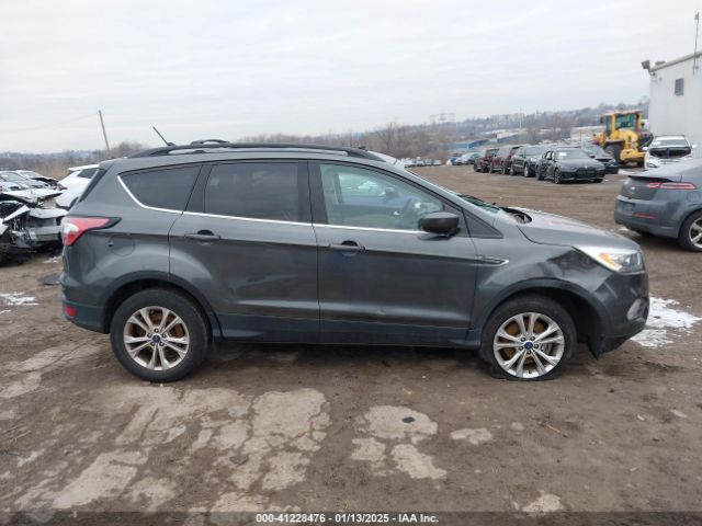 1FMCU9HD2JUA47503 Ford ESCAPE SEL