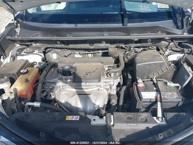 JTMBFREV0JJ246235 Toyota RAV4 LE