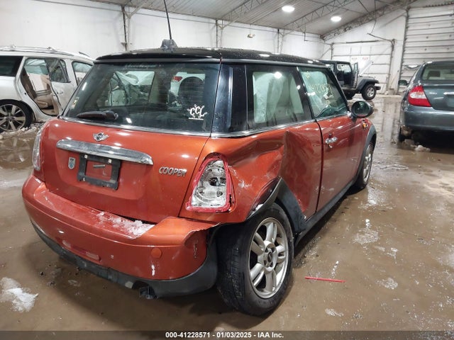 2012 MINI COOPER WMWSU3C59CT260953 Photo 3