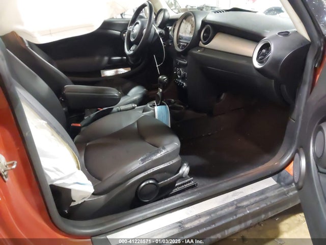 2012 MINI COOPER WMWSU3C59CT260953 Photo 4