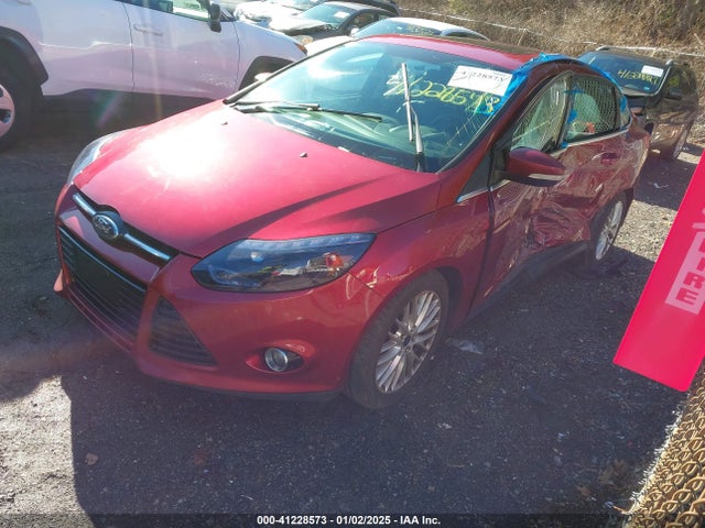 Ford Focus Titanium 2014 1FADP3J28EL240052 Image 4