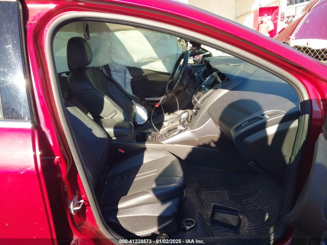 Ford Focus Titanium 2014 1FADP3J28EL240052 Image 5