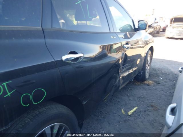 5N1DR2MN5HC698216 Nissan Pathfinder S