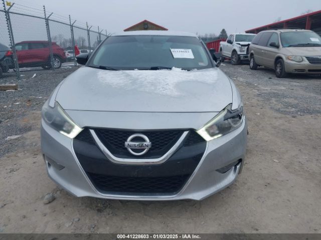 1N4AA6AP7JC380038 Nissan Maxima 3.5 Sv