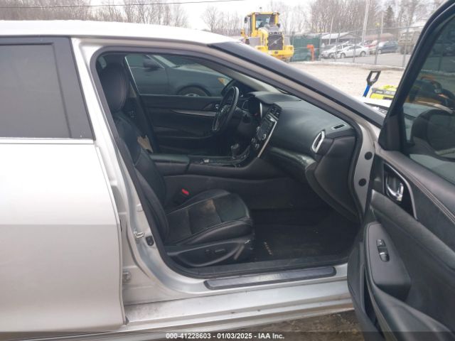 1N4AA6AP7JC380038 Nissan Maxima 3.5 Sv