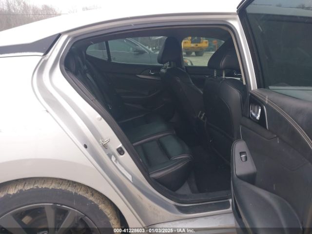 1N4AA6AP7JC380038 Nissan Maxima 3.5 Sv