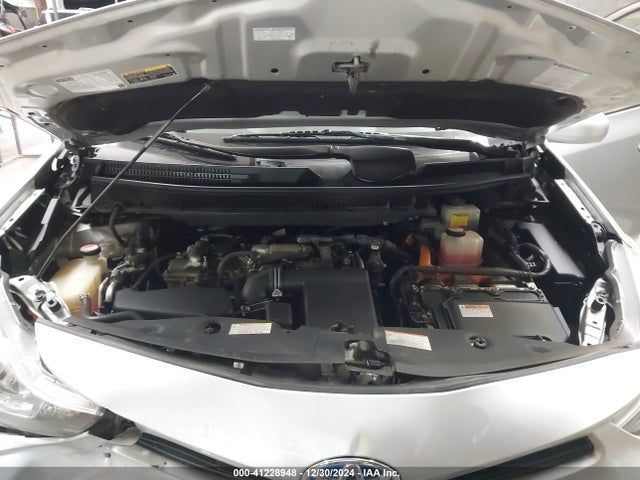 Toyota Prius V Two 2015 JTDZN3EU1FJ036160 Image 10