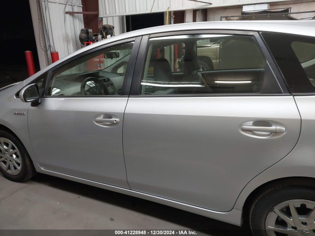 Toyota Prius V Two 2015 JTDZN3EU1FJ036160 Image 14