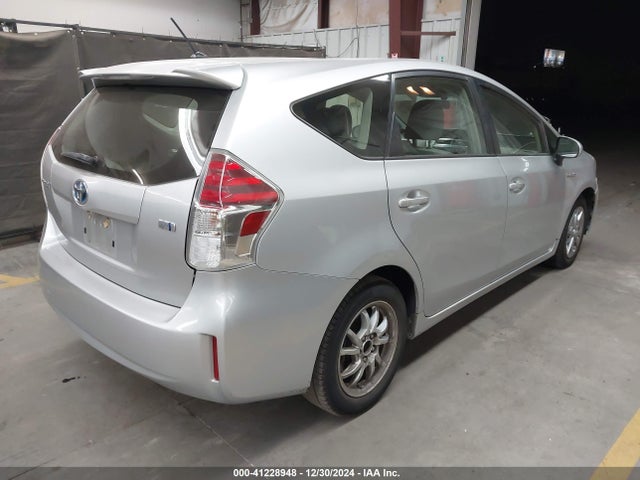 Toyota Prius V Two 2015 JTDZN3EU1FJ036160 Image 4