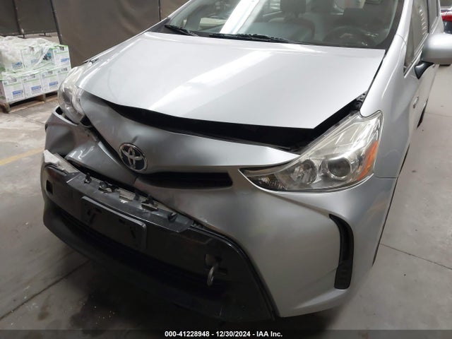 Toyota Prius V Two 2015 JTDZN3EU1FJ036160 Image 6