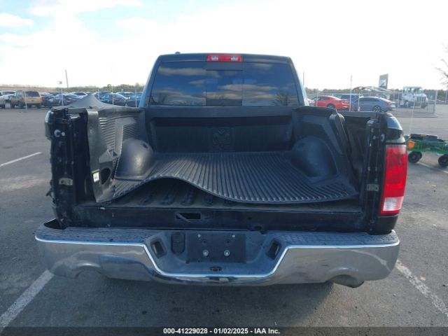 1C6RR6GG6HS747001 RAM 1500 Slt  4x2 6'4 Box