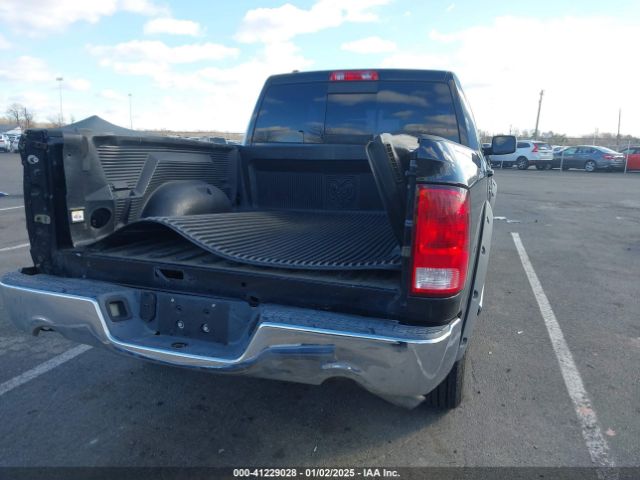 1C6RR6GG6HS747001 RAM 1500 Slt  4x2 6'4 Box