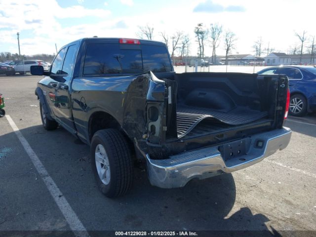 1C6RR6GG6HS747001 RAM 1500 Slt  4x2 6'4 Box